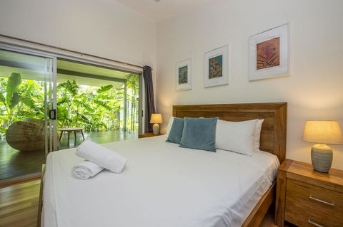 Whispering Palms - Stayed 10