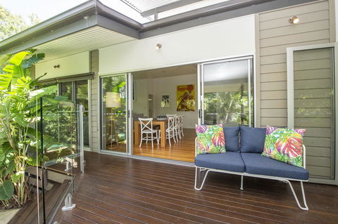 Whispering Palms - Stayed 1