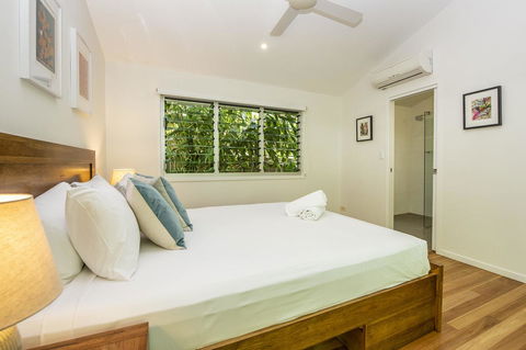 Whispering Palms - Stayed 11