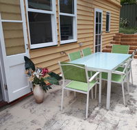 Retro Beach Flat - Stays Accommodation