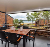 Spacious Family unit with Incredible views. - Stays Accommodation