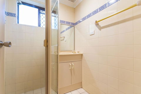 Great Views, Ground Floor Unit Clearview Apartments South Esplande, Bongaree - Stayed 8