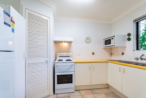 Great Views, Ground Floor Unit Clearview Apartments South Esplande, Bongaree - Stayed 14