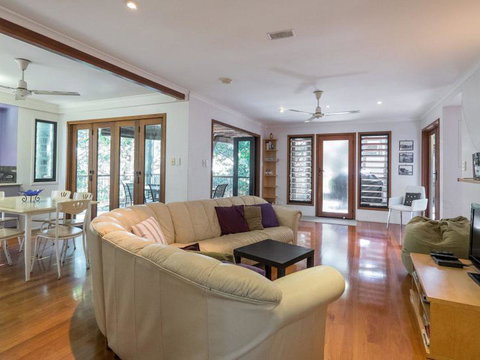 Billa Blue By Discover Stradbroke - Stays Accommodation 4