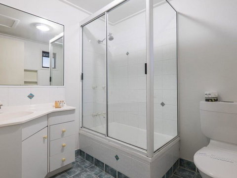 Billa Blue By Discover Stradbroke - Stays Accommodation 8