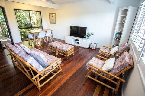 Point Break Beach House - Stays Accommodation 5