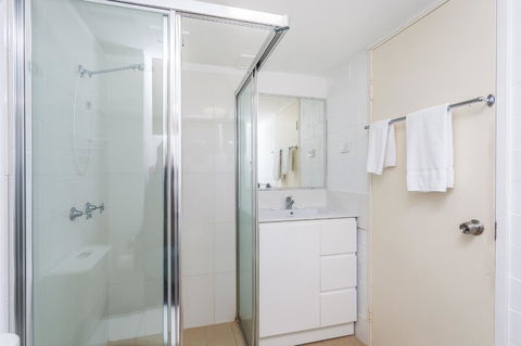 The Islander - Stayed 3