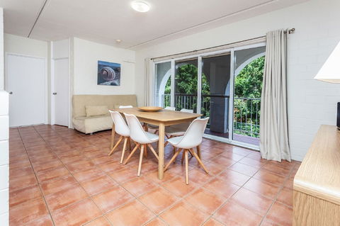 The Islander - Stayed 11