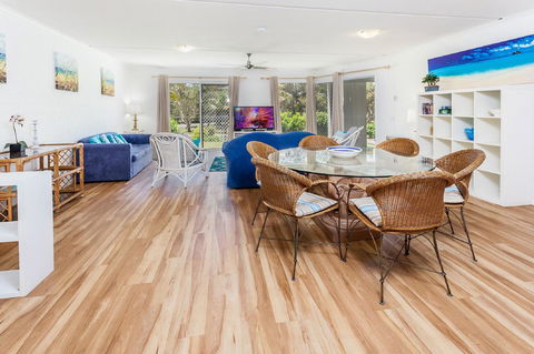 The Islander - Stayed 34