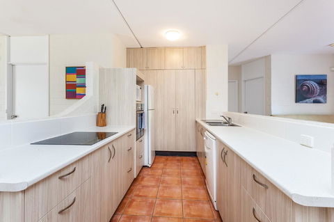 The Islander - Stayed 36