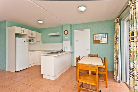 The Islander - Stayed 24