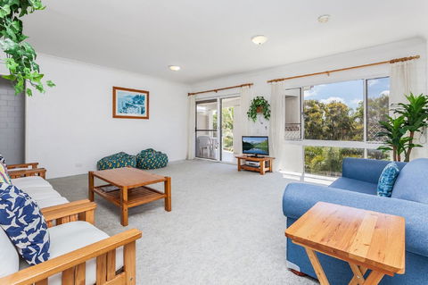 The Islander - Stayed 27