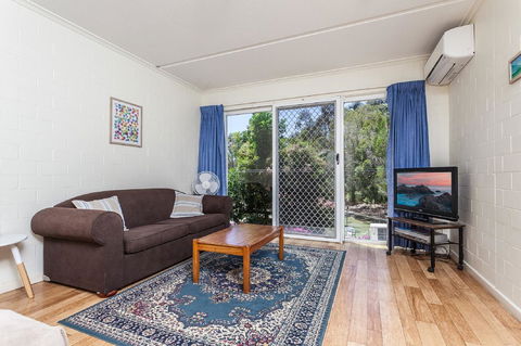 The Islander - Stayed 19