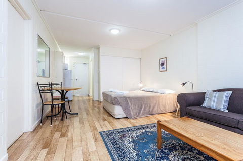 The Islander - Stayed 20