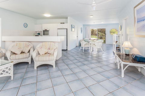 The Islander - Stayed 6