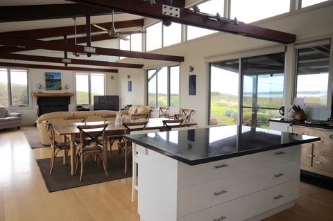Turnstone Beach House - Stayed 17