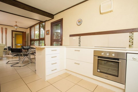 'Banksia 7' Marine Parade - Stays Accommodation 2
