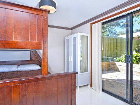 'Beach Break 2', 2/10 Lionel St - Downstairs Unit With Aircon - Stayed 1