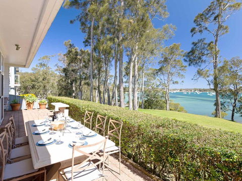'Corlette Waterfront', 2/44 Danalene Parade - Waterfront Luxury, WIFI, Aircon, Boat Parking - Stayed 1