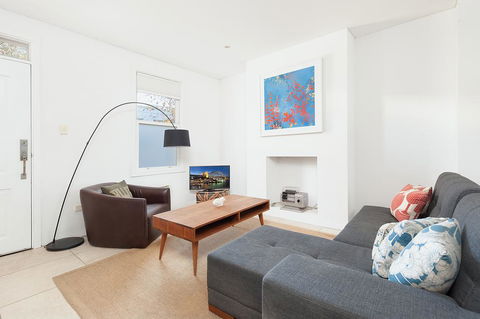 'Darling Lily' - Your Townhouse Hideaway - Stayed 1