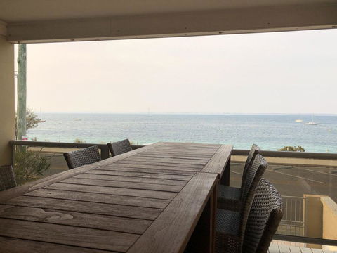 'Mooring Two Upstairs', 23 Shoal Bay Rd - Stunning Views, WIFI, Air Conditioning And Boat Parking - Stayed 1