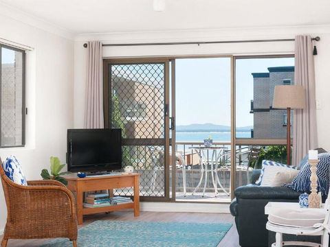 1 'BAHIA', 47 RONALD AVE - GREAT LOCATION WITH FILTERED WATER VIEWS - Stays Accommodation 3