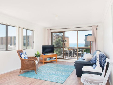 1 'BAHIA', 47 RONALD AVE - GREAT LOCATION WITH FILTERED WATER VIEWS - Stays Accommodation 2