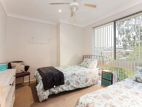 1 'Kooringal', 105 Soldiers Point Road - Waterfront Unit Wth Aircon - Stayed 2