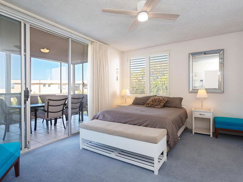 1 'Portofino' 7 Laman Street - Aircon & 1st Level Unit - Stayed 3