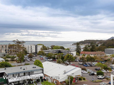 1 'Seaview', 9 Church Street - Huge Air Conditioned Unit With Lift & WIFI - Stayed 0