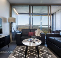 1 Bedroom Apt With Parking Walk to ANU - Stayed