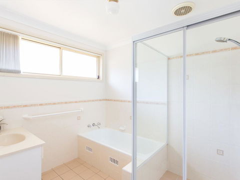 1/4 Huntly Close - Stayed 3