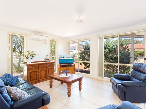 1/4 Huntly Close - Stayed 2