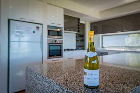 10 Sands Bvd - Stays Accommodation 2