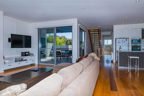 10 Sands Bvd - Stays Accommodation 0