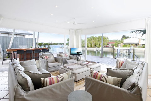 103 Noosa Parade - Stays Accommodation 3