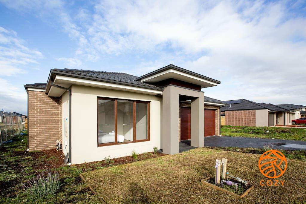 Cranbourne West VIC Stayed