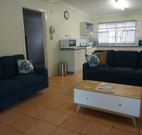 11 Bomburra Court - Rainbow Beach Comfortable Beach House Plenty of boat parking