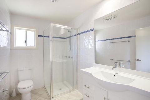 11 Riley St - Stylishly Modern - Stayed 2