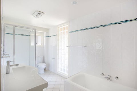 11 Riley St - Stylishly Modern - Stayed 1