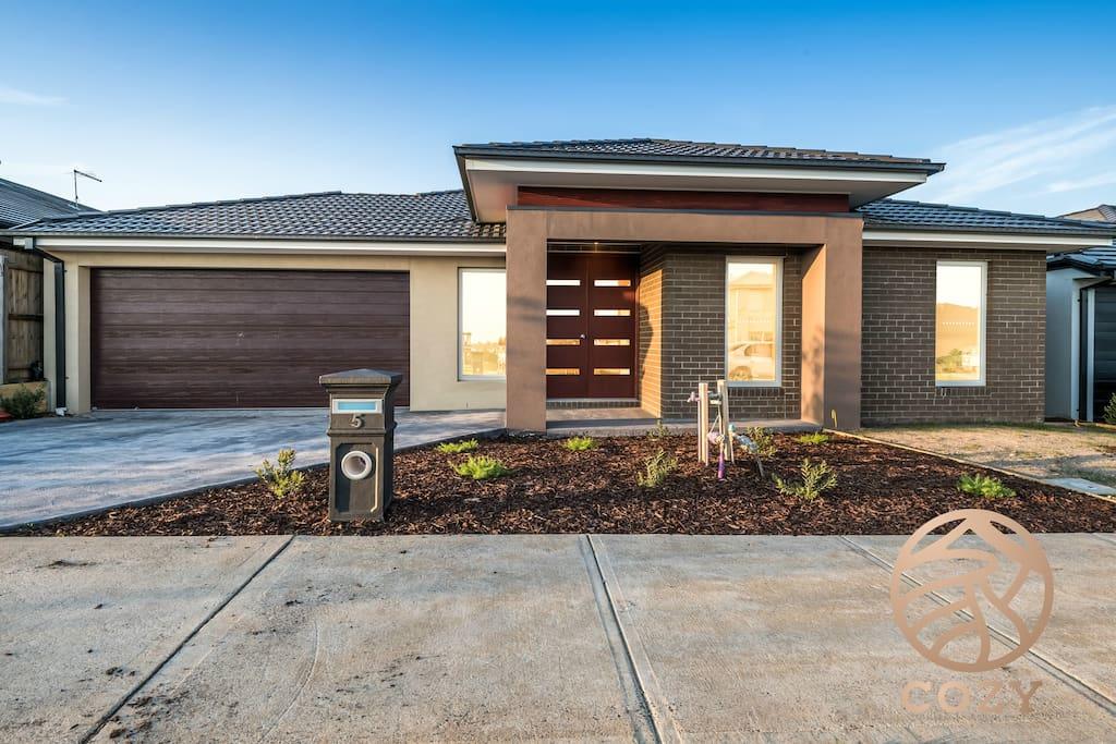Nutfield VIC Stayed