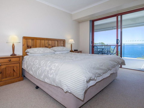 12 'Le Vogue', 16 Magnus St - Sensational Water Views, Lift, Pool & Tennis Court - Stays Accommodation 2