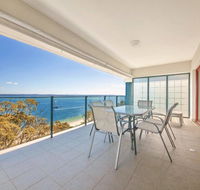 12 'Le Vogue' 16 Magnus St - Sensational Water Views Lift Pool  Tennis Court - Stayed