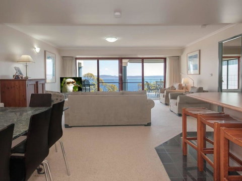 12 'Le Vogue', 16 Magnus St - Sensational Water Views, Lift, Pool & Tennis Court - Stays Accommodation 1