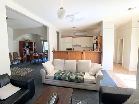 123 Hill St, Heart Of Orange, Double Brick - Stayed 2