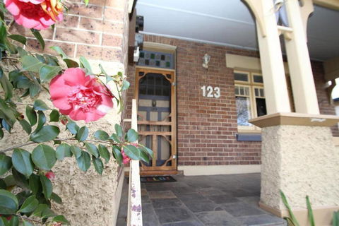 123 Hill St, Heart Of Orange, Double Brick - Stayed 0
