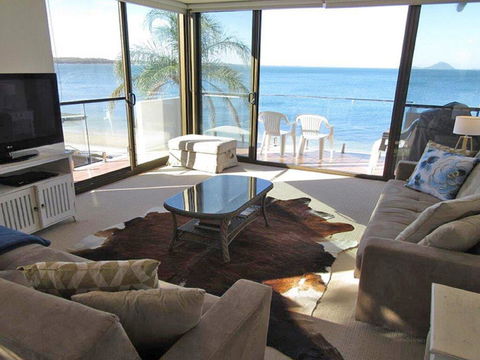 13 'Harbourside', 3-7 Soldiers Point Road - Fantastic Waterfront Unit - Stayed 0