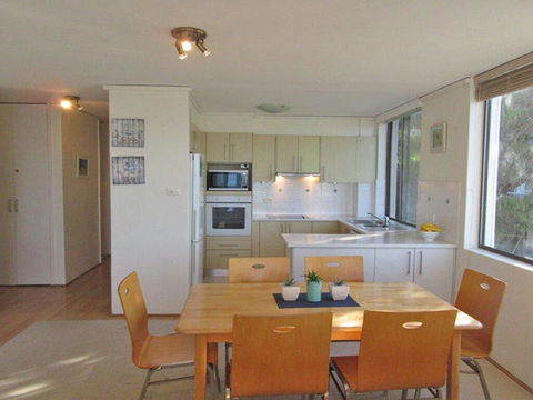 13 'Harbourside', 3-7 Soldiers Point Road - Fantastic Waterfront Unit - Stayed 2