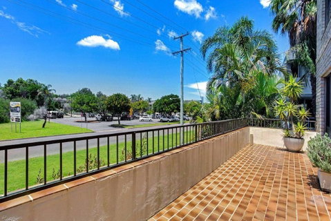 14 'THE DUNES', 38 MARINE DR - LARGE UNIT WITH POOL, TENNIS COURT AND DIRECTLY ACROSS FROM FINGAL - Stayed 2
