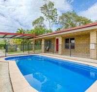 14 Double Island Drive - Rainbow Beach Large Holiday House with PoolPets Welcome Free Wi-Fi